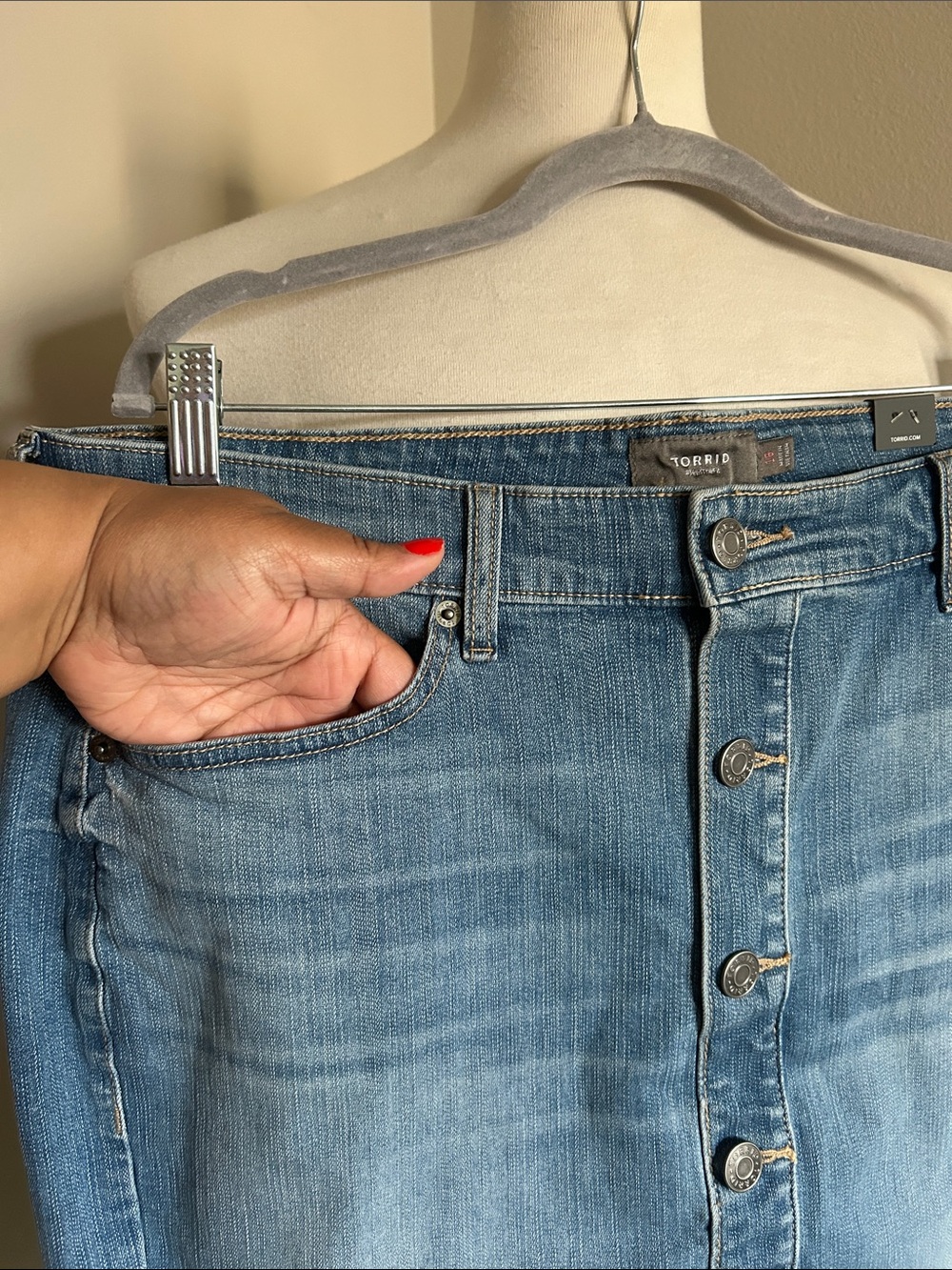 Womens Torrid Plus Size Denim Button-Front Mid Length Skirt - Size 16 - Picture 6 of 10